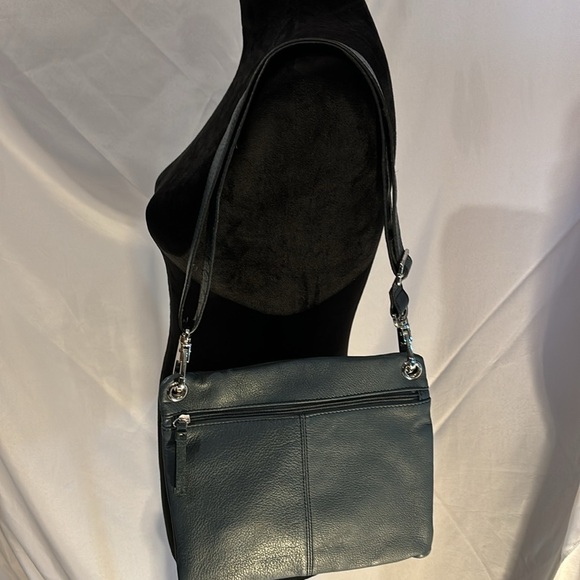 Etienne Aigner Genuine Leather Shoulder bag in Dark Teal. - Picture 3 of 11